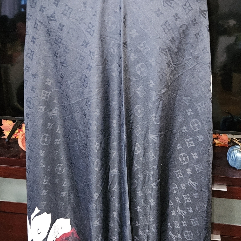 Floral Black Women's Scarf - Picture 5 of 5